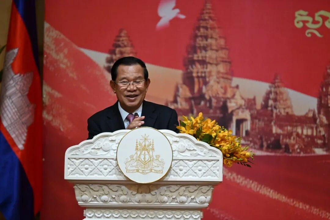 洪森出席中国国庆招待会，重申“一中”立场