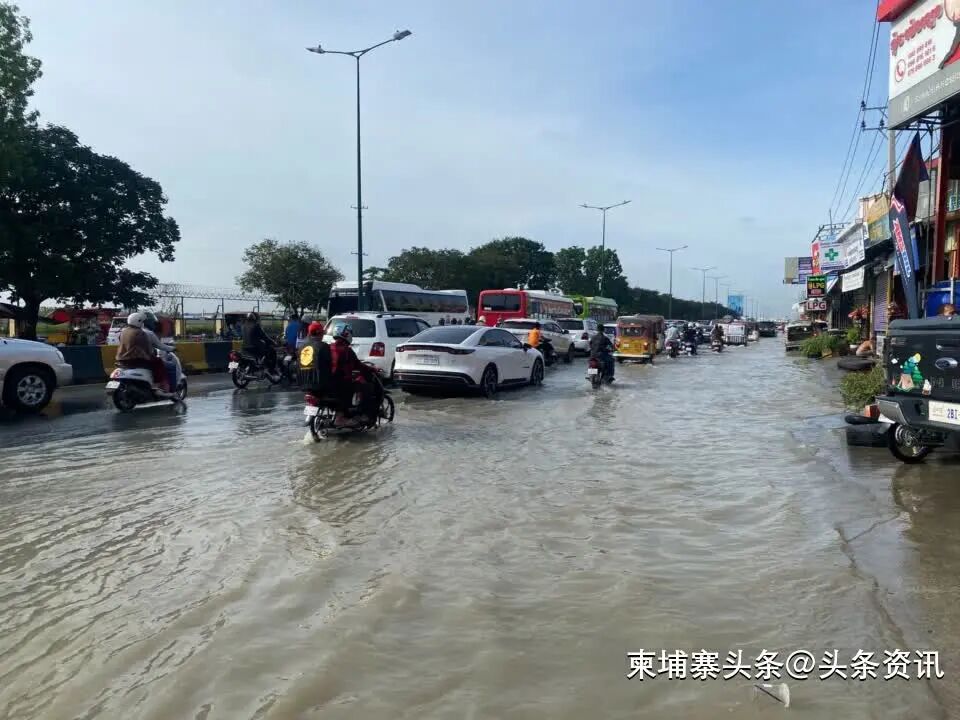 金边多日强降雨致内涝成灾，出行要注意！