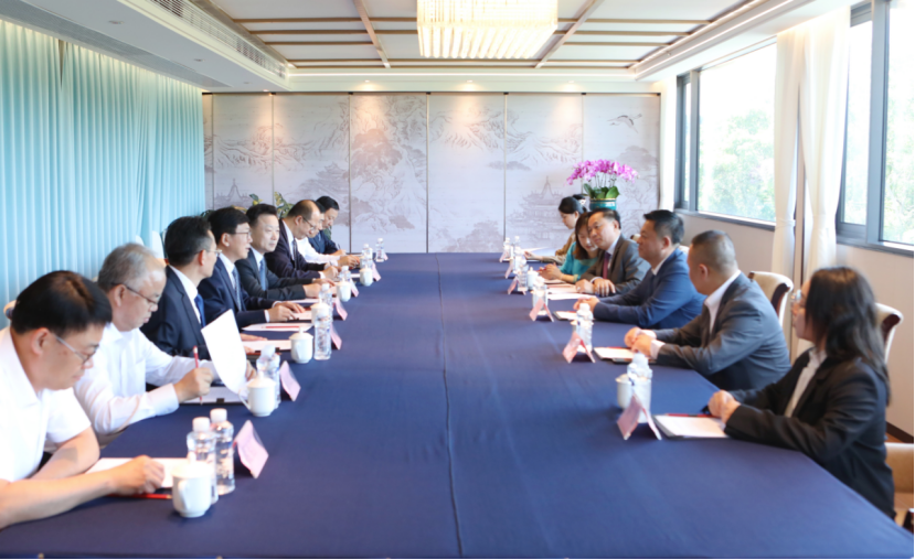 廖家生与柬埔寨内政部副部长铁弓举行工作会谈并见证中节能环境与合作伙伴签署合作备忘录