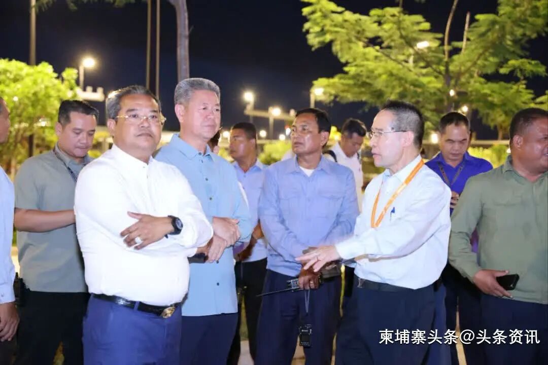 大批民众涌向德崇国际机场引秩序混乱！省长喊话！
