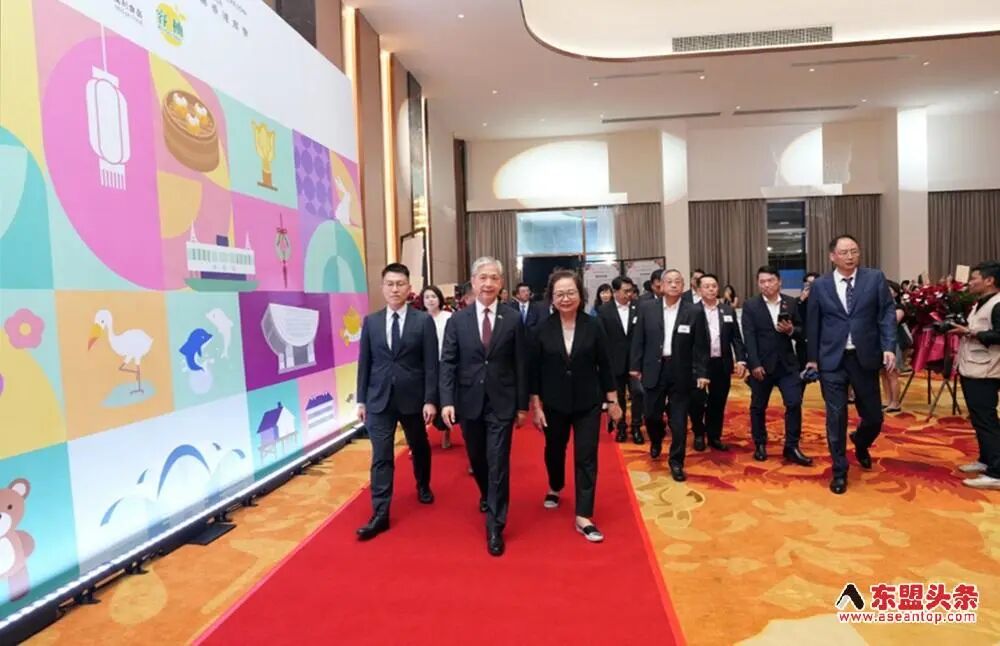 柬埔寨中国港澳侨商总会举办2025“迎国庆 庆中秋”晚会 中国大使汪文斌出席
